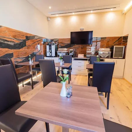 Hotel Liebknecht 13 Bernburg