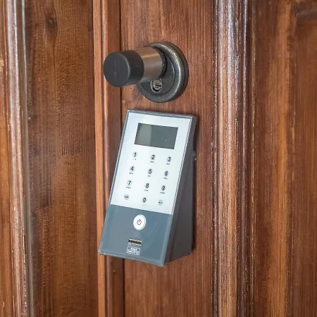 Hotel Liebknecht 13 *