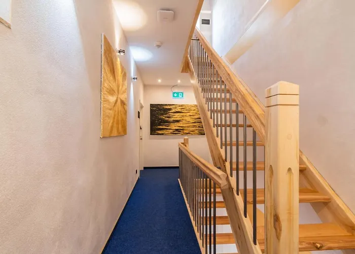 Ξενοδοχείο Liebknecht 13 *